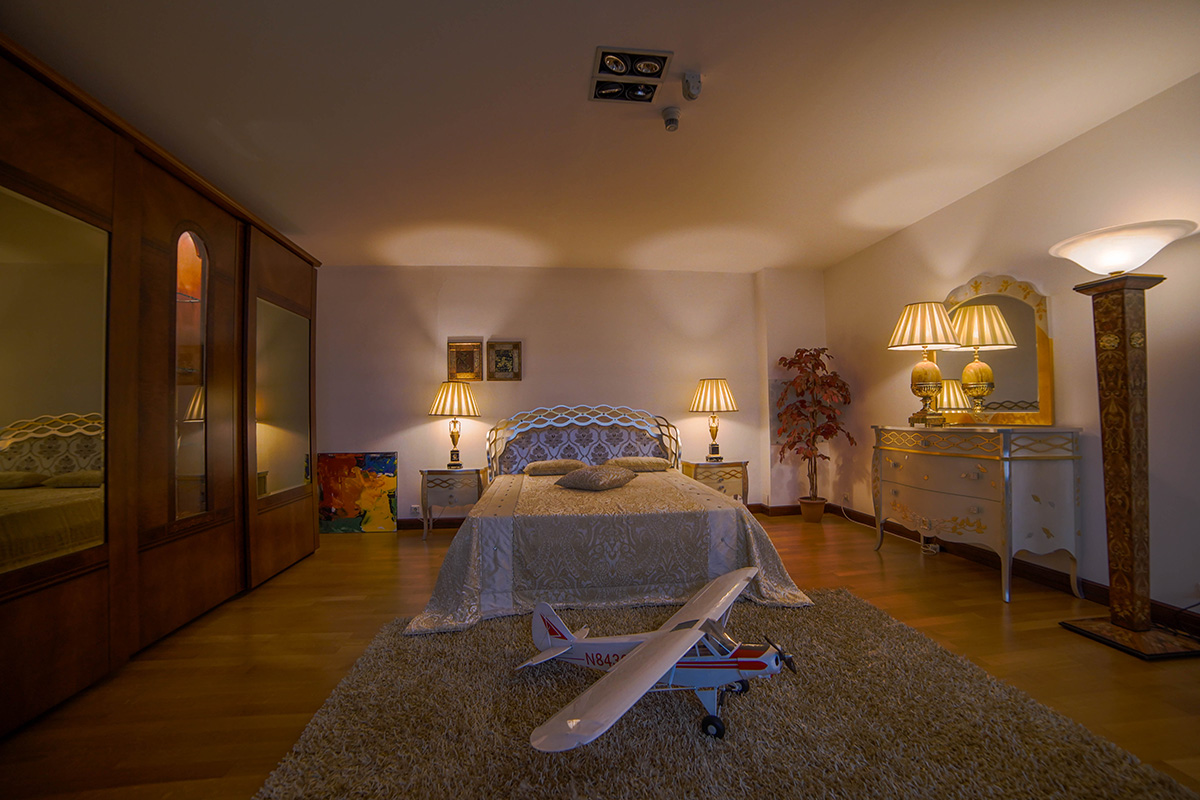 Dormitor cu design nautic și accente maritime